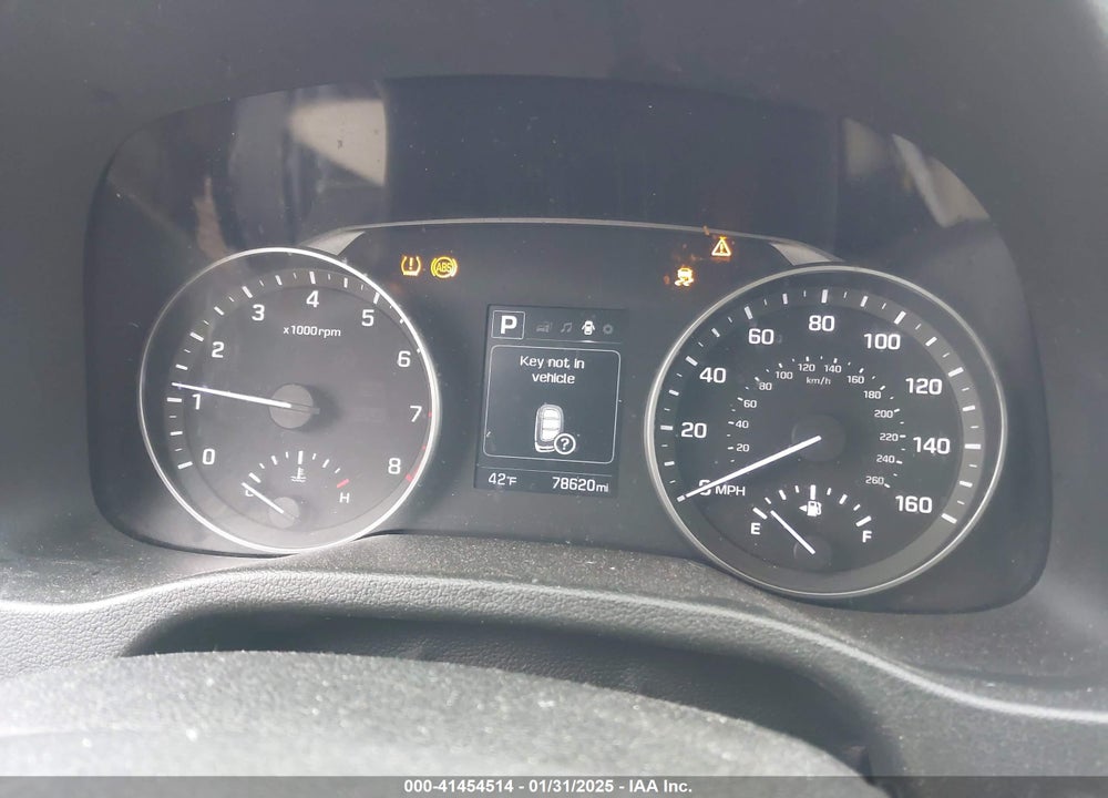 2017 HYUNDAI ELANTRA VIN: 5NPD84LF0HH063244