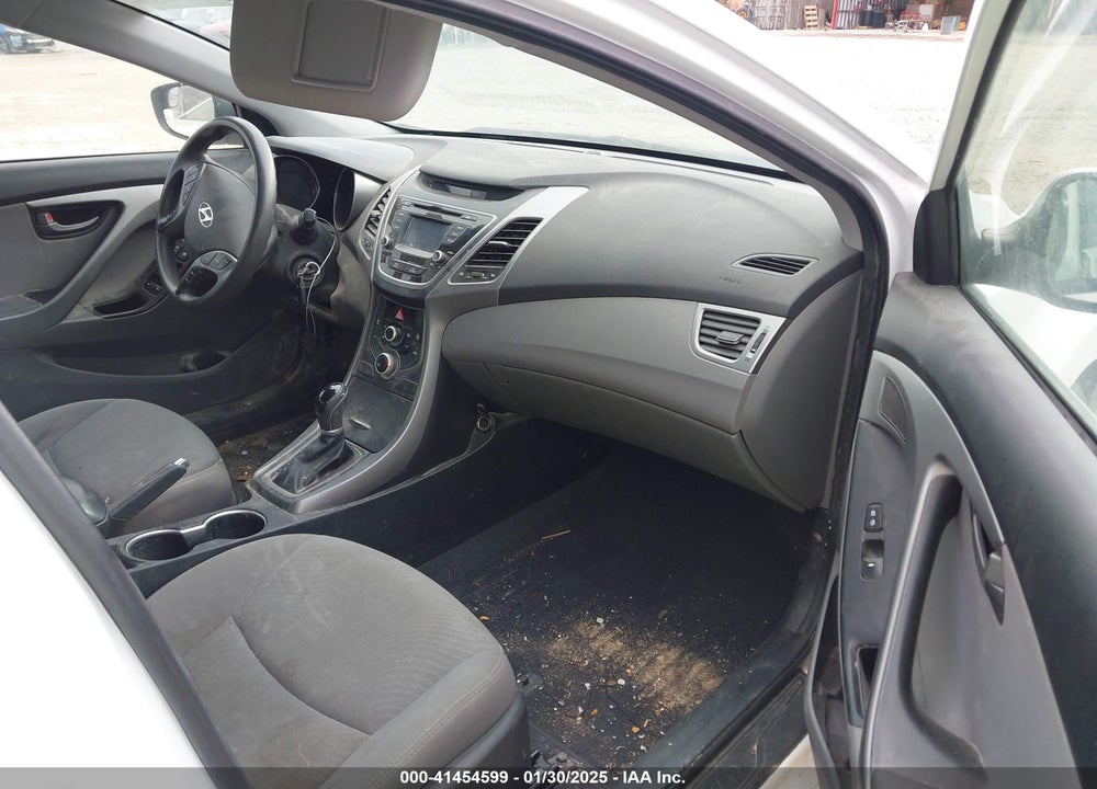 2015 HYUNDAI ELANTRA VIN: 5NPDH4AE5FH550625