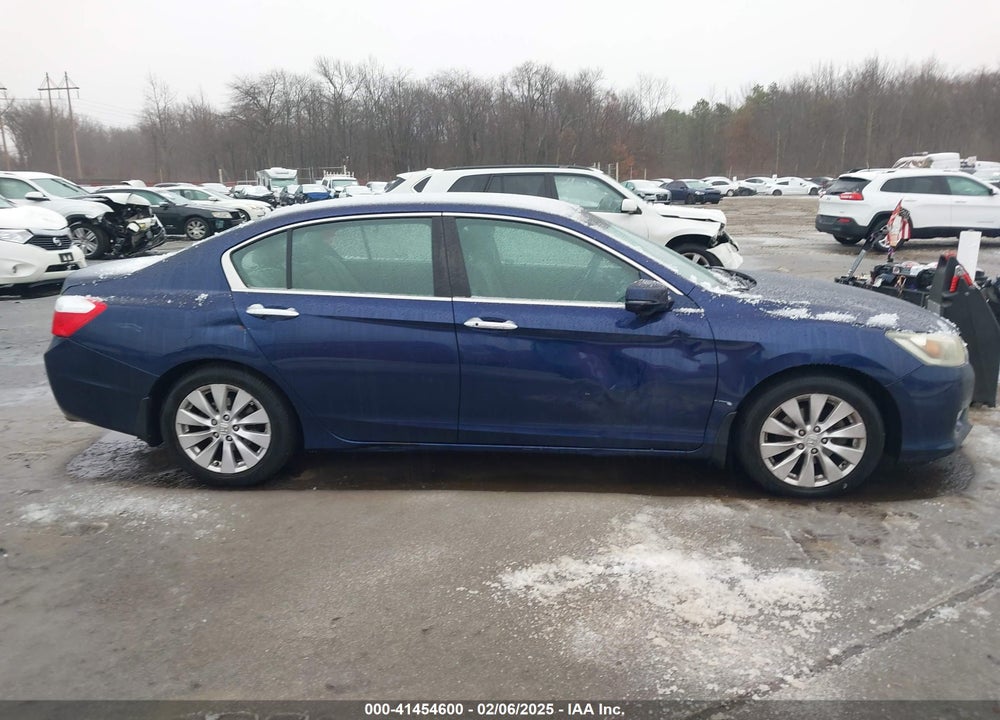 2013 HONDA ACCORD VIN: 1HGCR2F70DA035965