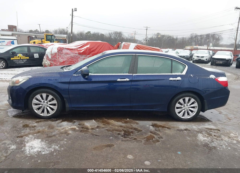 2013 HONDA ACCORD VIN: 1HGCR2F70DA035965
