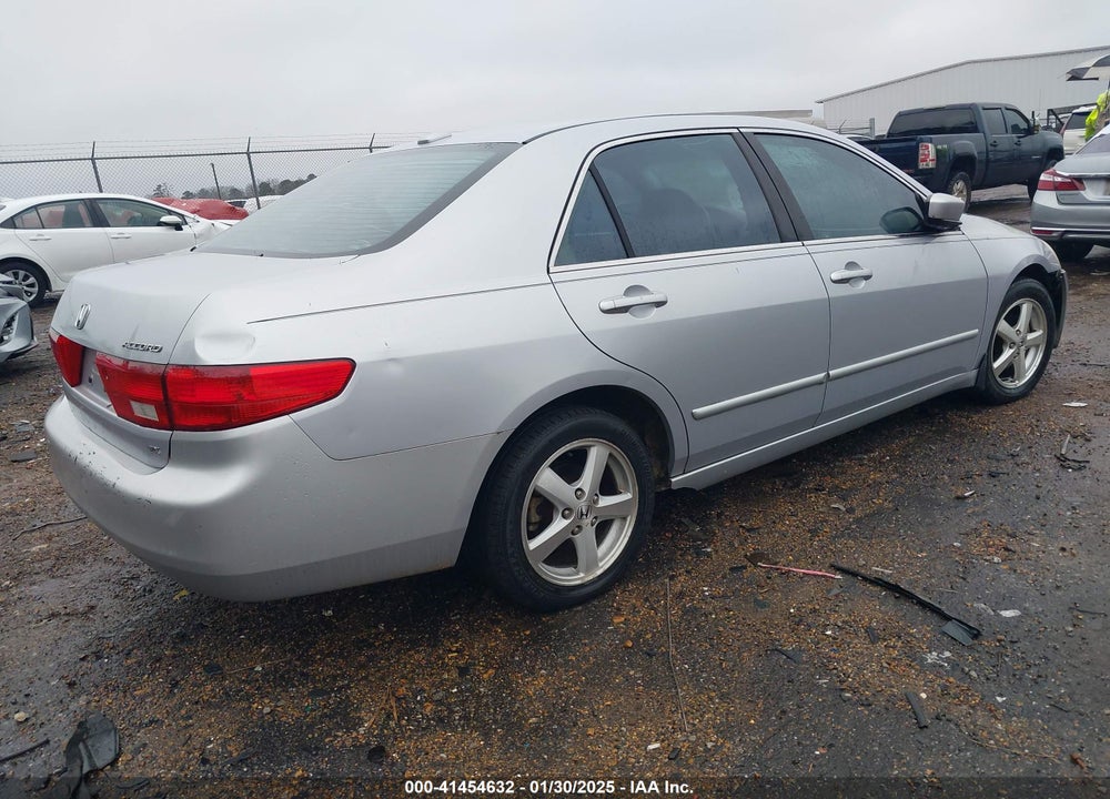 2005 HONDA ACCORD 2.4 EX VIN: 1HGCM56745A001545