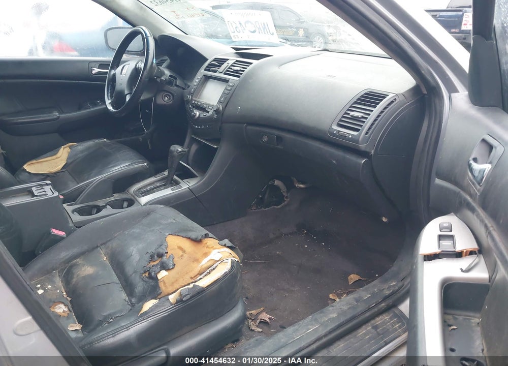 2005 HONDA ACCORD 2.4 EX VIN: 1HGCM56745A001545