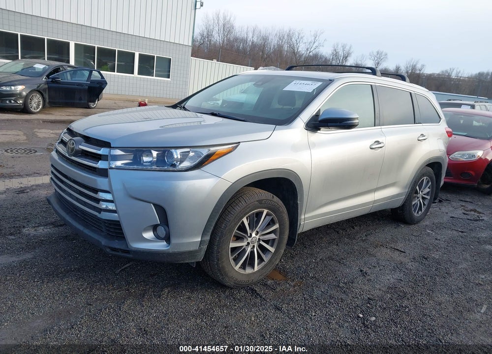 2017 TOYOTA HIGHLANDER XLE VIN: 5TDJZRFH6HS433746