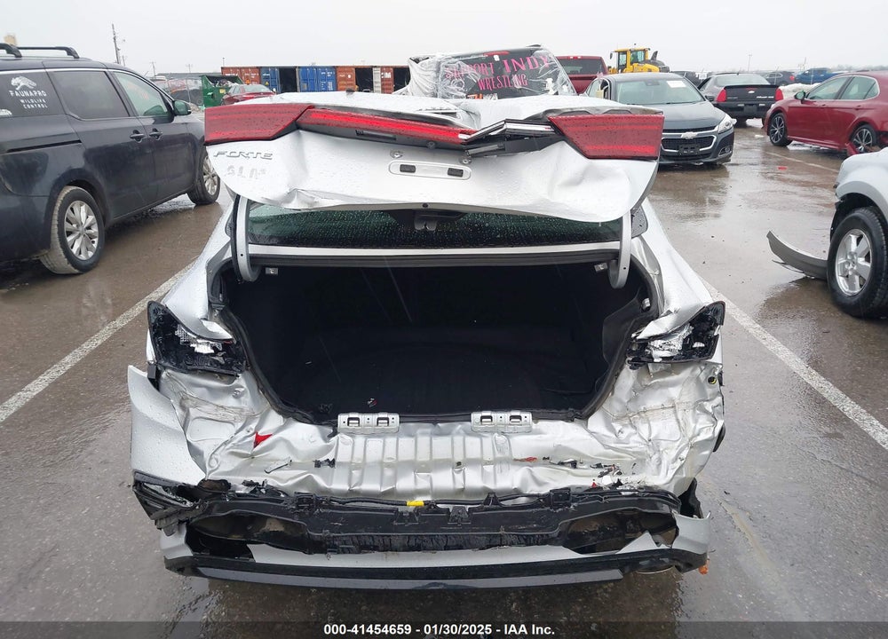 2021 KIA FORTE VIN: 3KPF24AD9ME327281