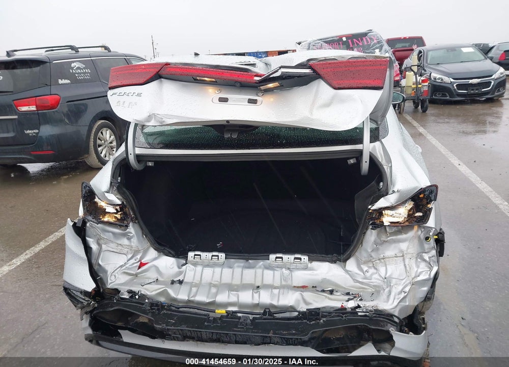 2021 KIA FORTE VIN: 3KPF24AD9ME327281