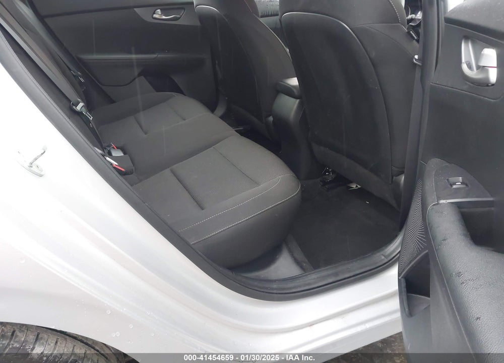2021 KIA FORTE VIN: 3KPF24AD9ME327281