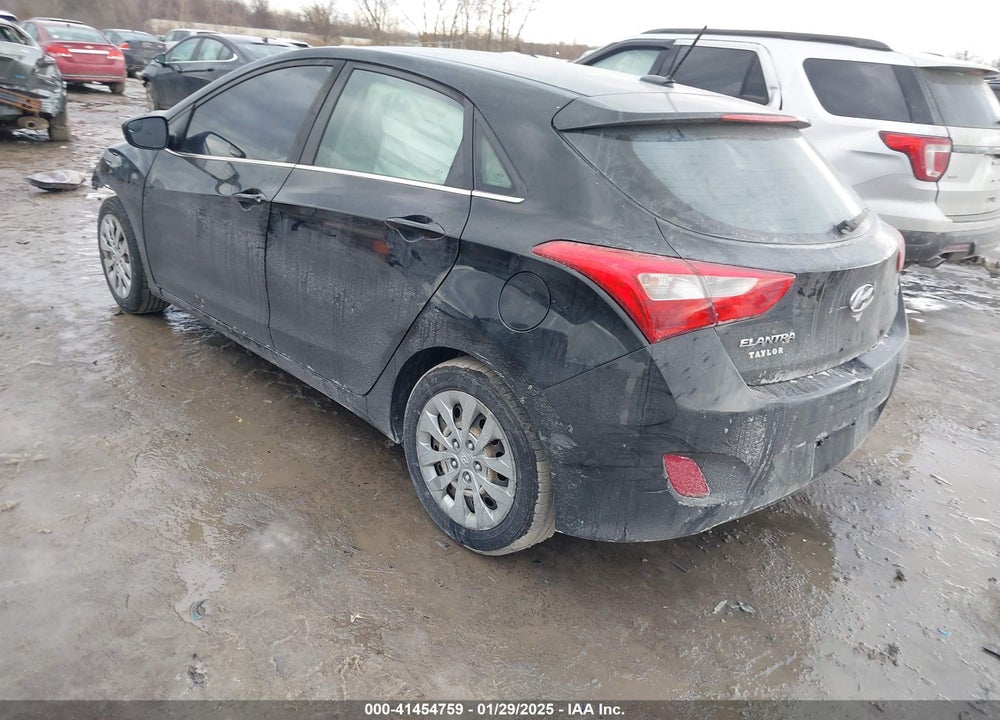 2016 HYUNDAI ELANTRA GT VIN: KMHD35LH8GU338400