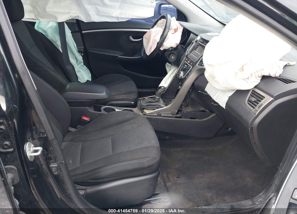 2016 HYUNDAI ELANTRA GT VIN: KMHD35LH8GU338400