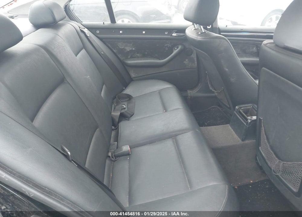 2001 BMW 325I VIN: WBAAV33401FU79277