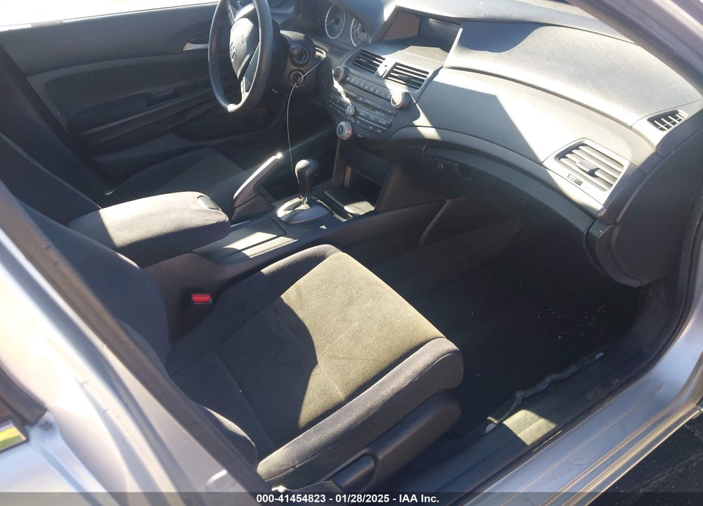 2009 HONDA ACCORD 2.4 LX VIN: 1HGCP26349A104456