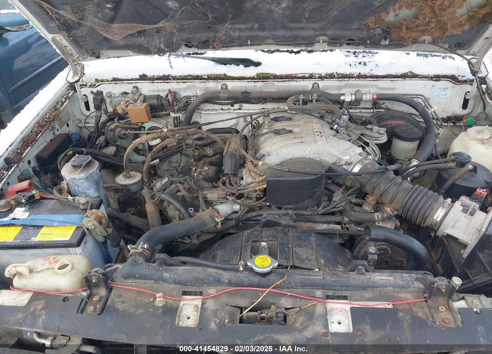 1995 NISSAN PATHFINDER LE/SE/XE VIN: JN8HD17Y5SW015557