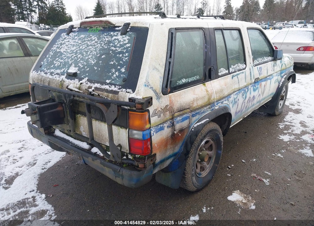 1995 NISSAN PATHFINDER LE/SE/XE VIN: JN8HD17Y5SW015557