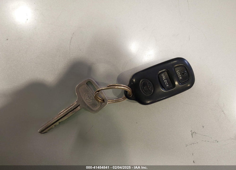 2001 TOYOTA CAMRY LE VIN: 4T1BG22K51U860058
