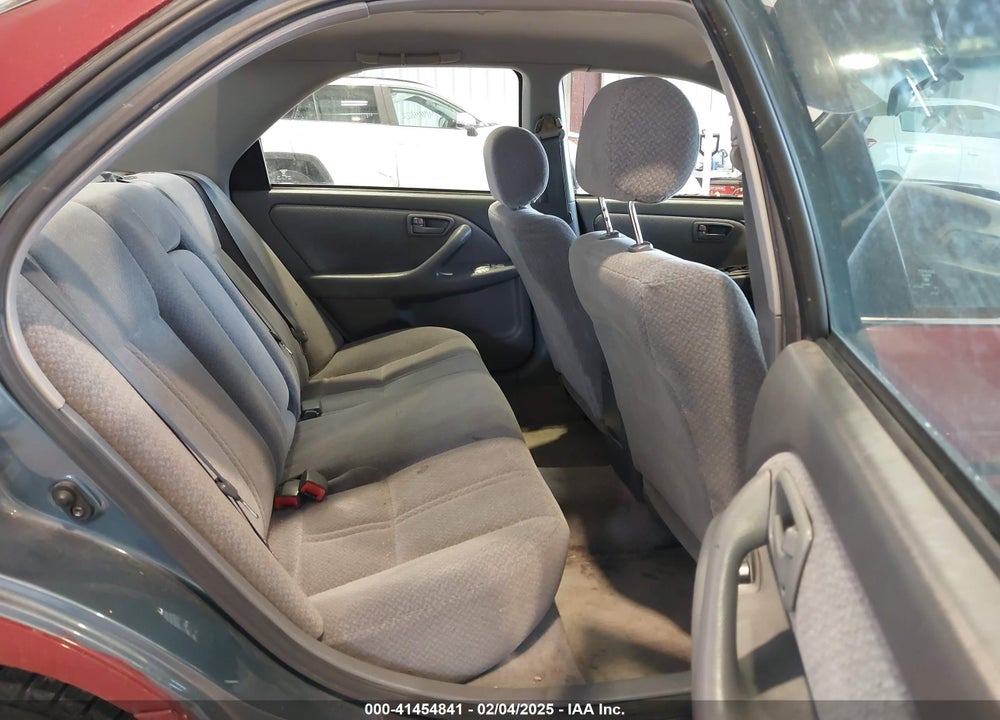 2001 TOYOTA CAMRY LE VIN: 4T1BG22K51U860058