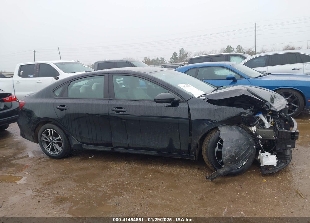 2023 KIA FORTE VIN: 3KPF24AD9PE628038