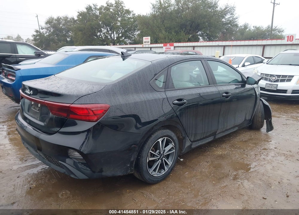 2023 KIA FORTE VIN: 3KPF24AD9PE628038