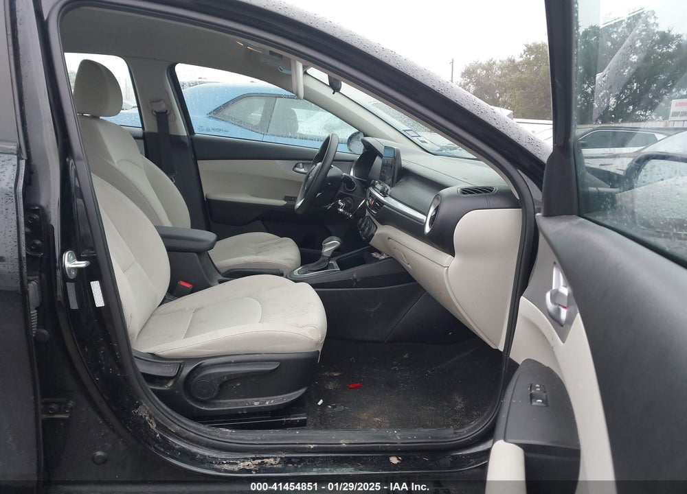 2023 KIA FORTE VIN: 3KPF24AD9PE628038