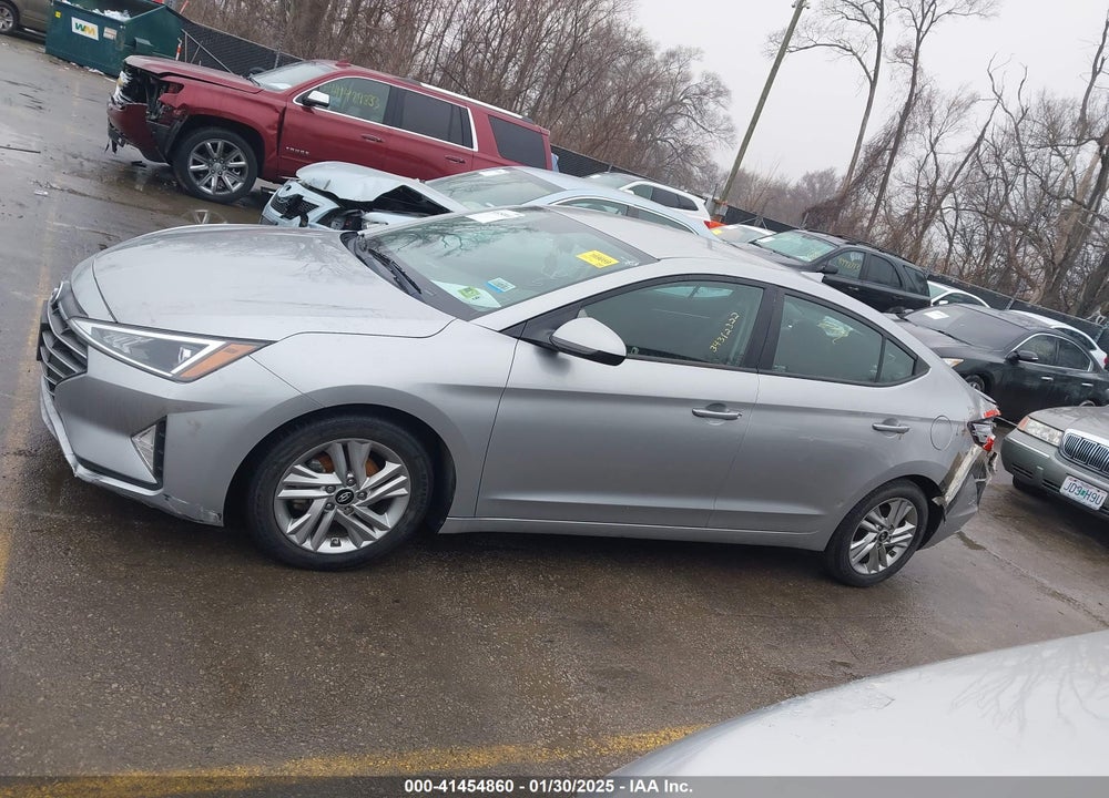 2020 HYUNDAI ELANTRA VIN: 5NPD84LF3LH566517