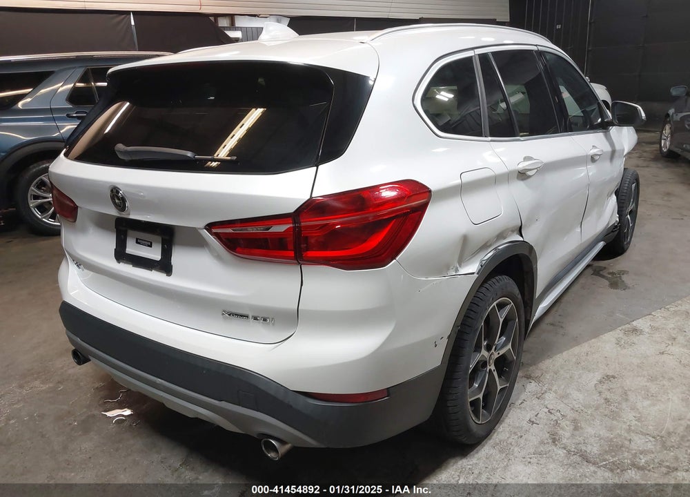 2018 BMW X1 XDRIVE28I VIN: WBXHT3C30J3H30868