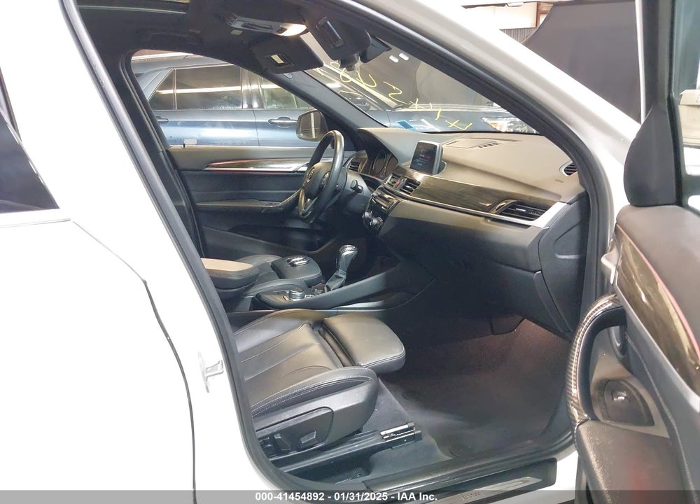 2018 BMW X1 XDRIVE28I VIN: WBXHT3C30J3H30868