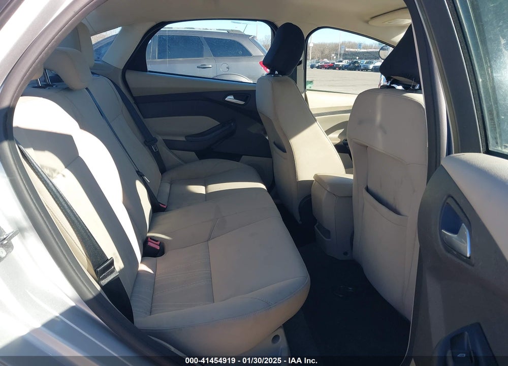2015 FORD FOCUS VIN: 1FADP3F26FL226595