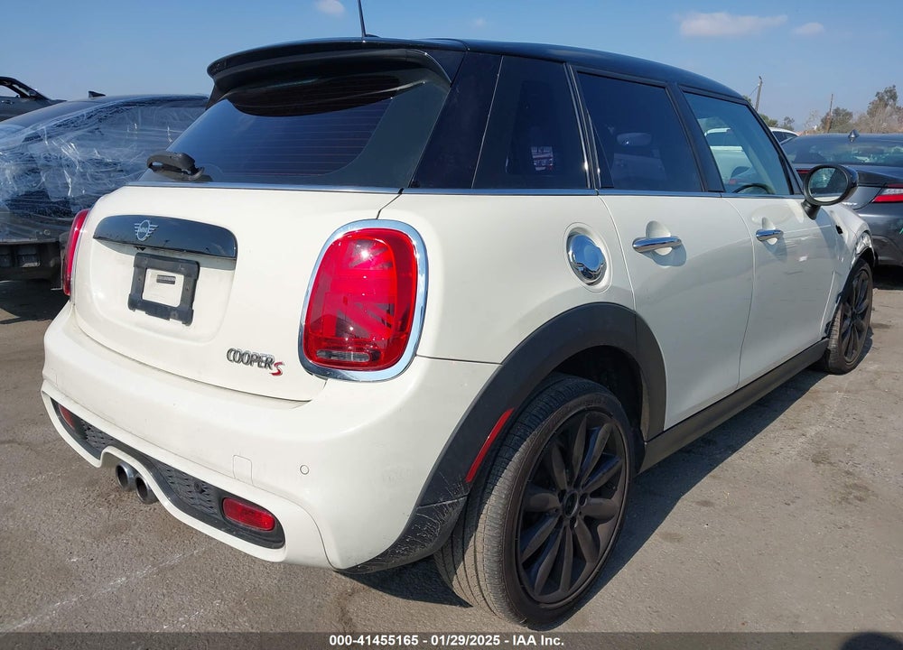 2020 MINI HARDTOP COOPER S VIN: WMWXU9C07L2L39864