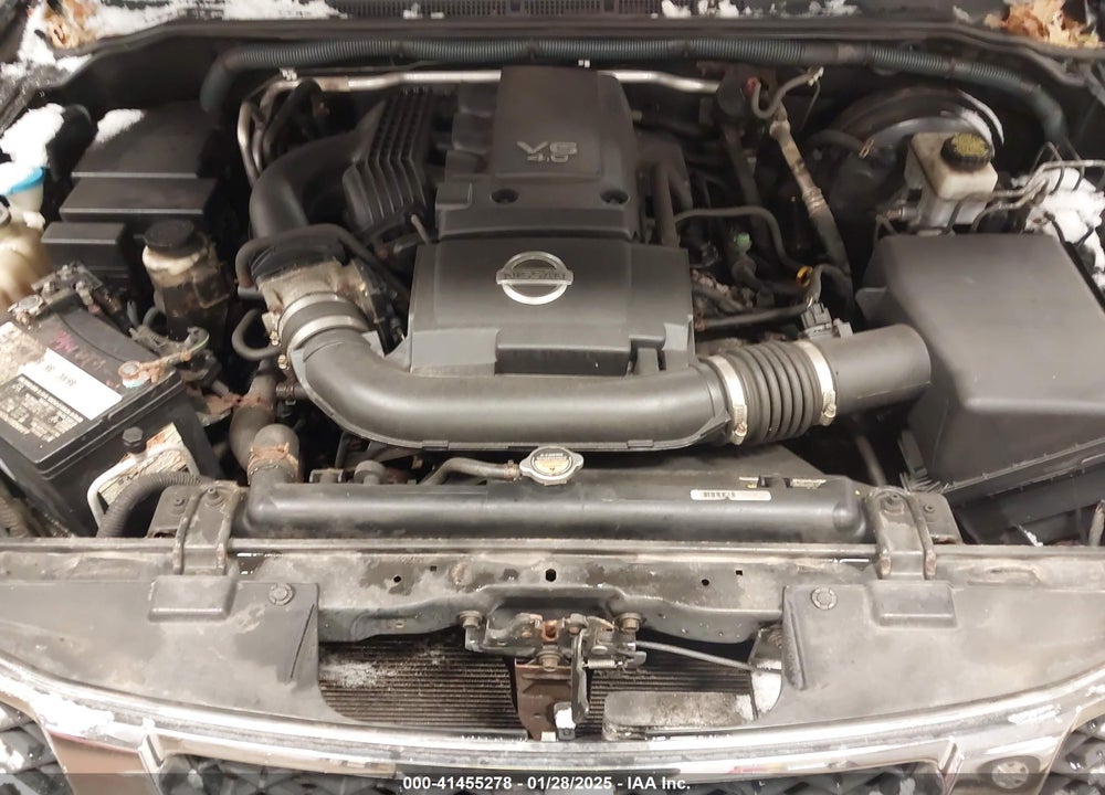 2011 NISSAN PATHFINDER SILVER VIN: 5N1AR1NB8BC606427