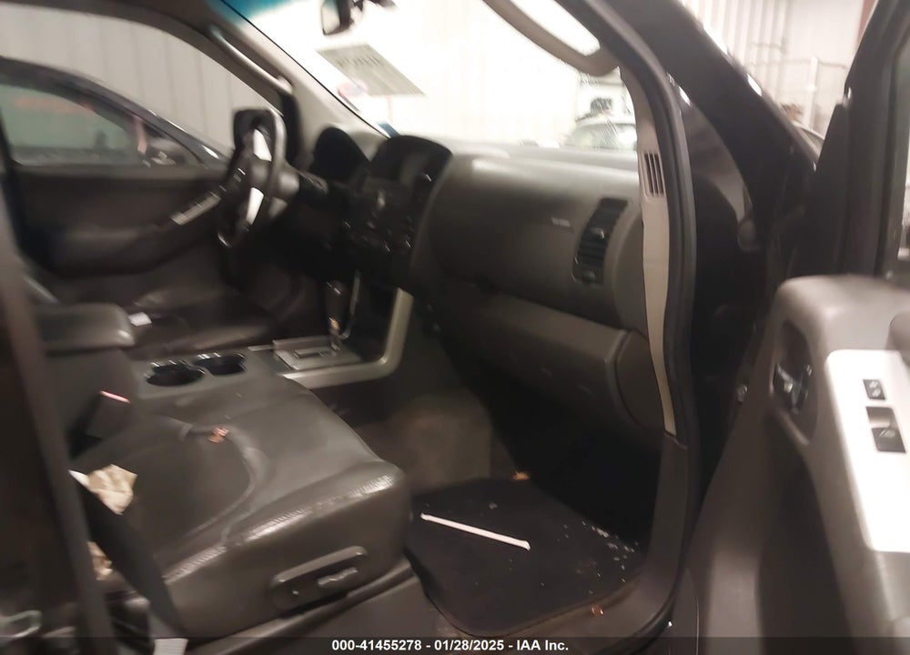 2011 NISSAN PATHFINDER SILVER VIN: 5N1AR1NB8BC606427
