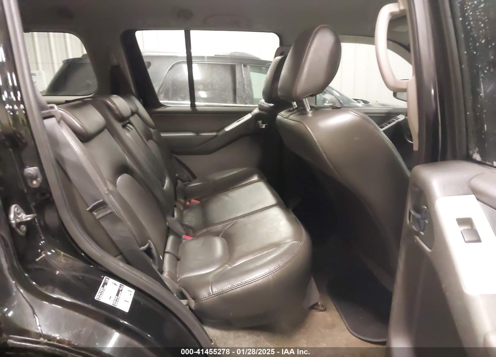 2011 NISSAN PATHFINDER SILVER VIN: 5N1AR1NB8BC606427