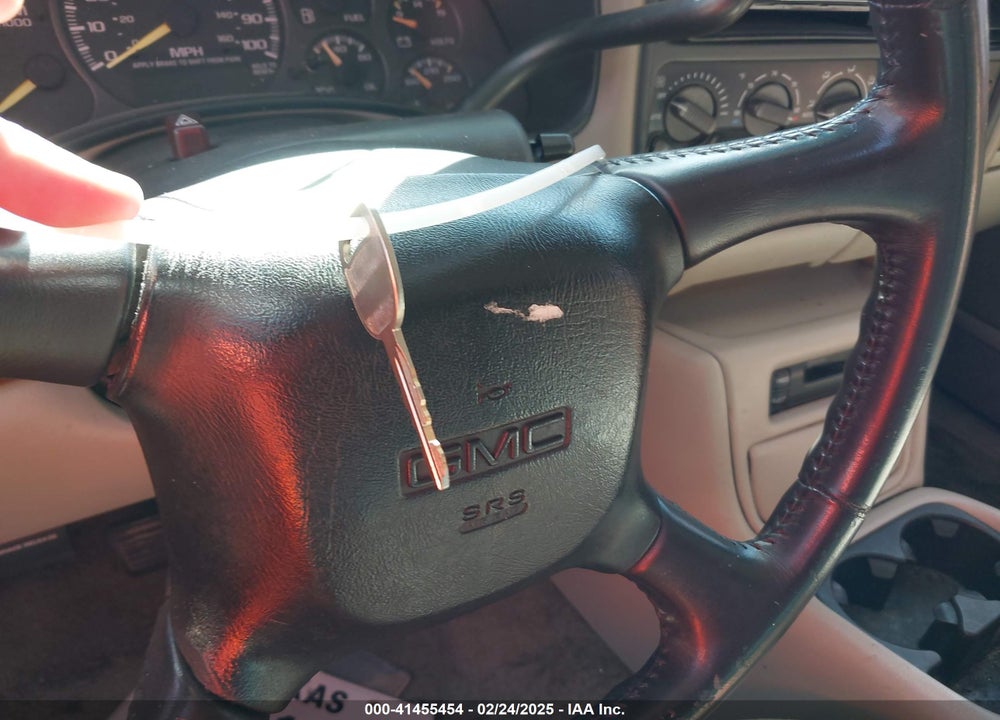 2001 GMC YUKON XL 1500 SLT VIN: 3GKEC16T51G223480
