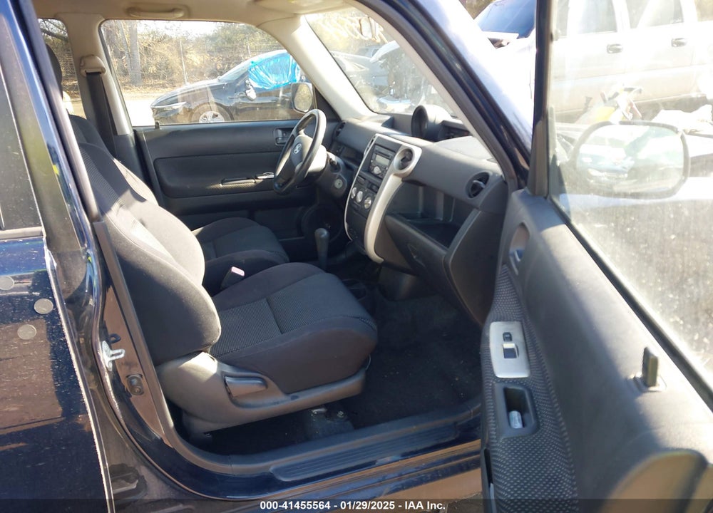 2004 SCION XB VIN: JTLKT324040158513
