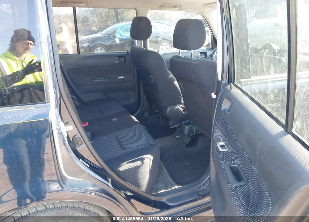 2004 SCION XB VIN: JTLKT324040158513
