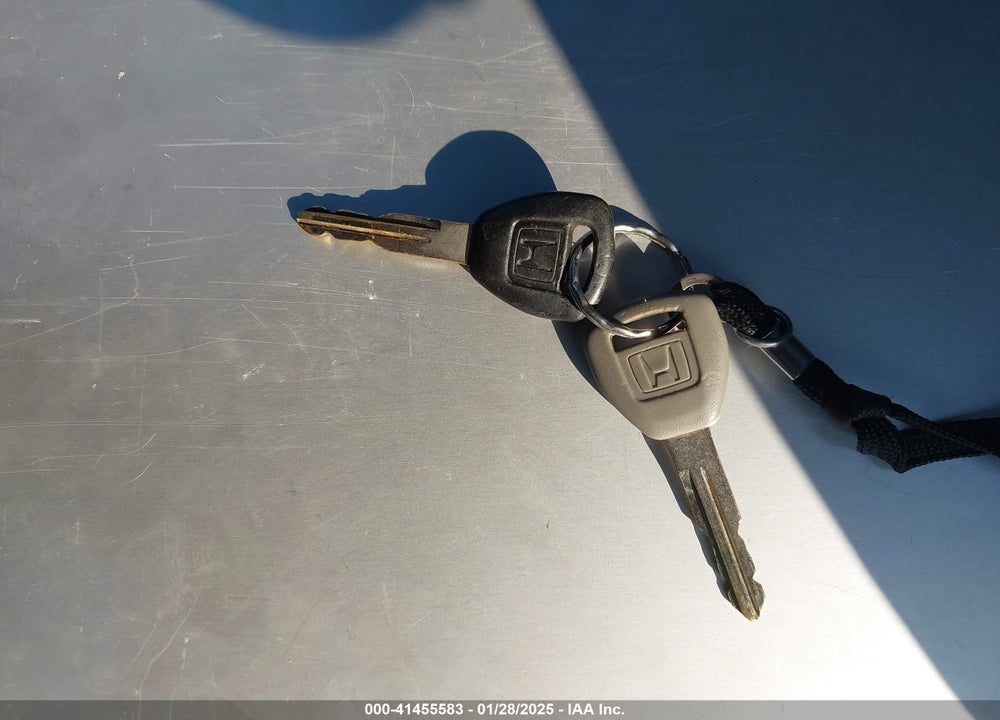 2002 HONDA ACCORD 2.3 LX VIN: 1HGCG32632A007695