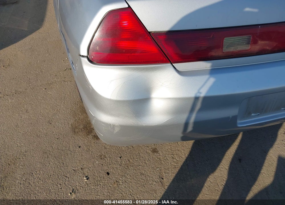 2002 HONDA ACCORD 2.3 LX VIN: 1HGCG32632A007695