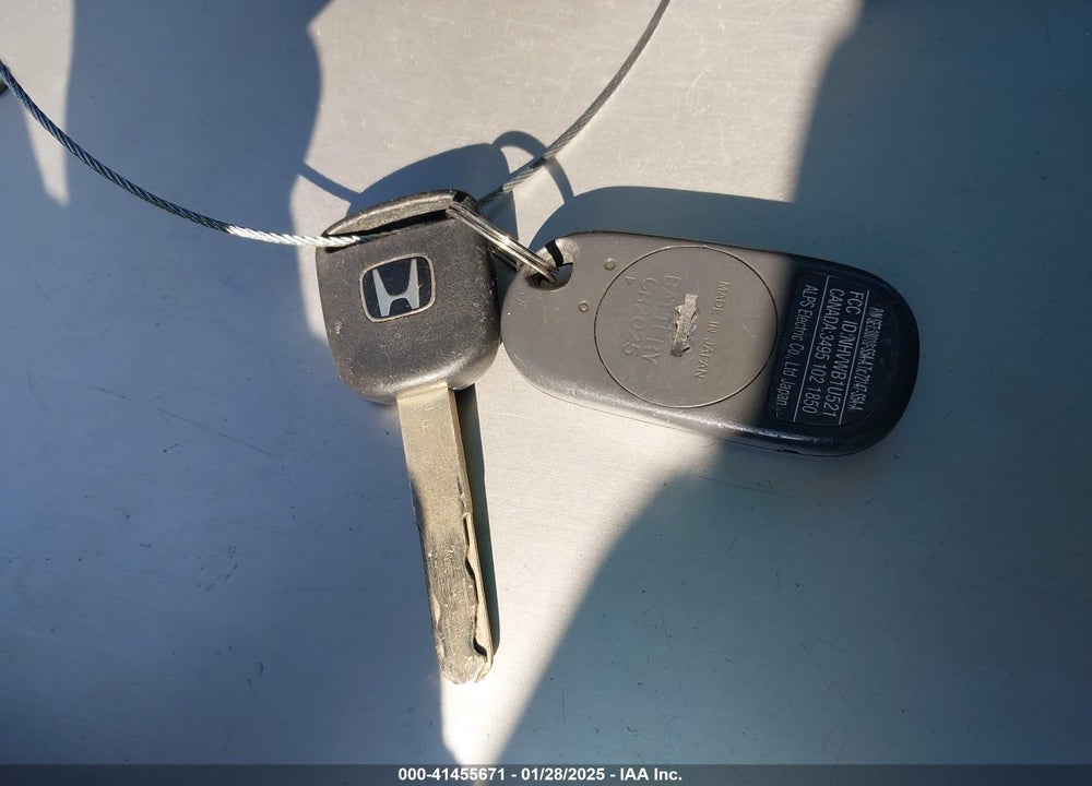 2003 HONDA CIVIC LX VIN: 2HGES16523H580958