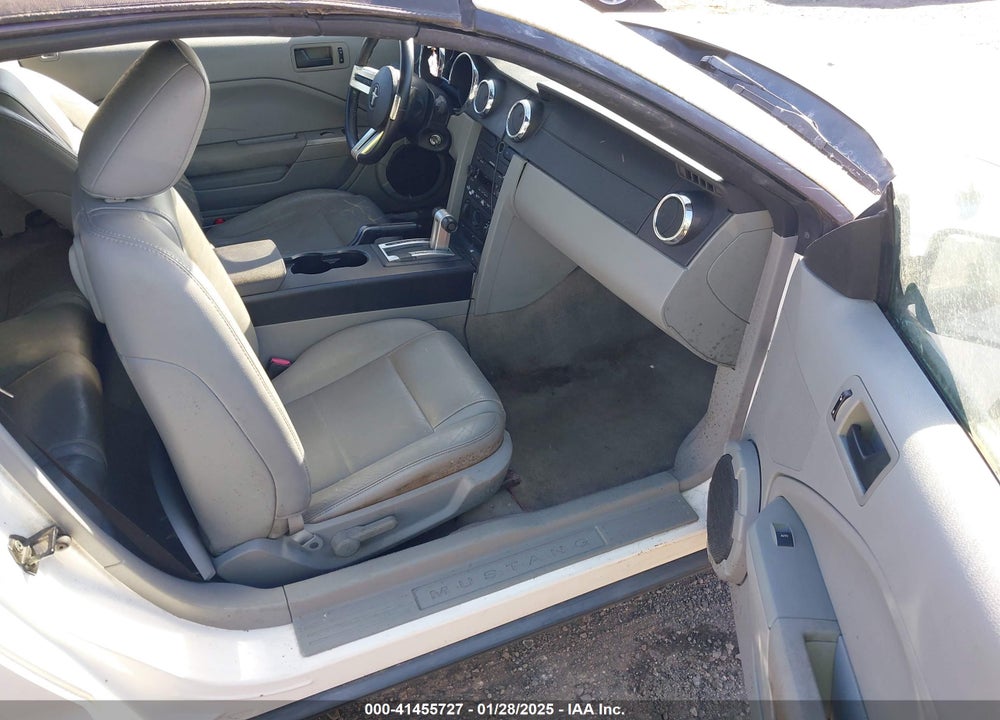 2006 FORD MUSTANG V6 VIN: 1ZVFT84N265200733