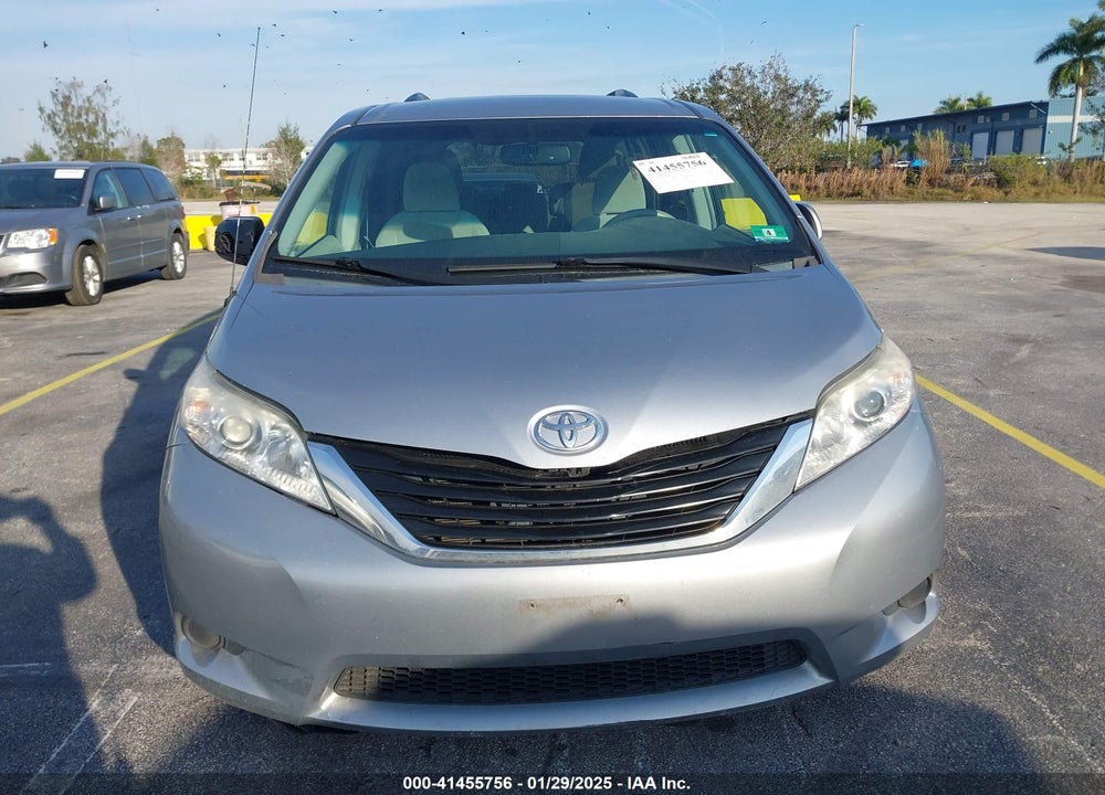 2014 TOYOTA SIENNA LE V6 8 PASSENGER VIN: 5TDKK3DC9ES487485
