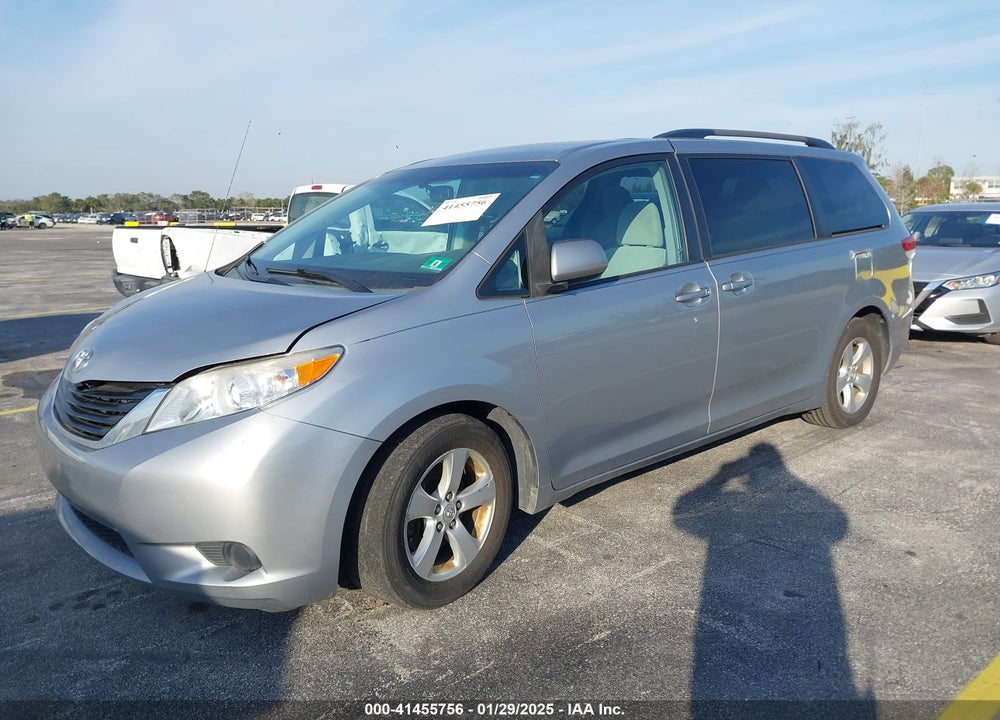 2014 TOYOTA SIENNA LE V6 8 PASSENGER VIN: 5TDKK3DC9ES487485
