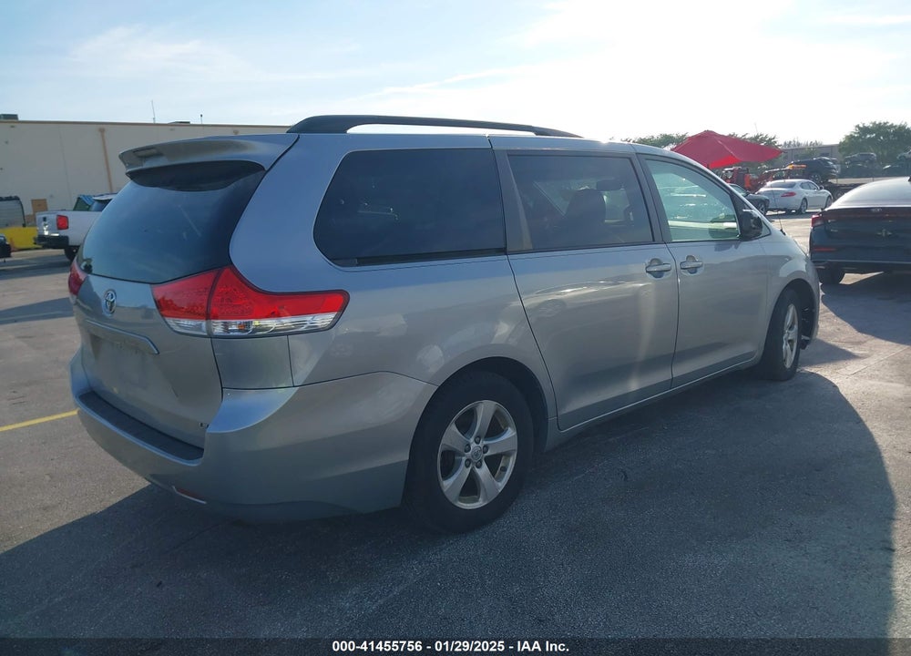 2014 TOYOTA SIENNA LE V6 8 PASSENGER VIN: 5TDKK3DC9ES487485