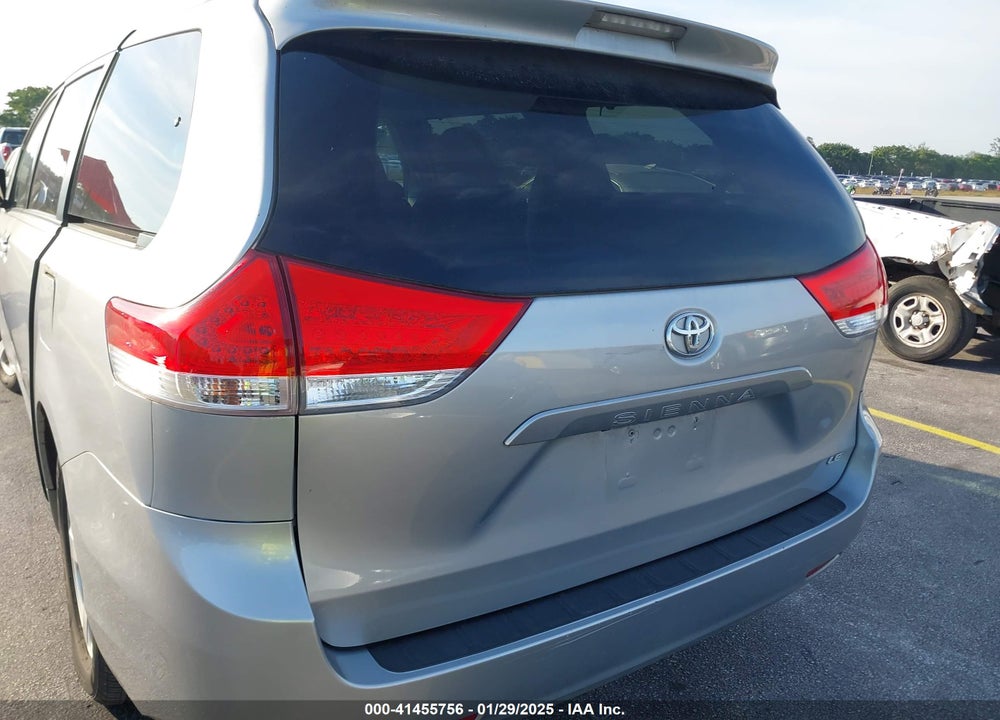 2014 TOYOTA SIENNA LE V6 8 PASSENGER VIN: 5TDKK3DC9ES487485