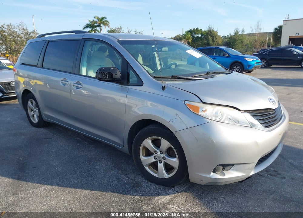2014 TOYOTA SIENNA LE V6 8 PASSENGER VIN: 5TDKK3DC9ES487485