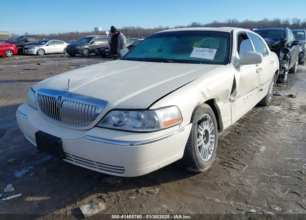 2007 LINCOLN TOWN CAR SIGNATURE LIMITED VIN: 1LNHM82V57Y611986