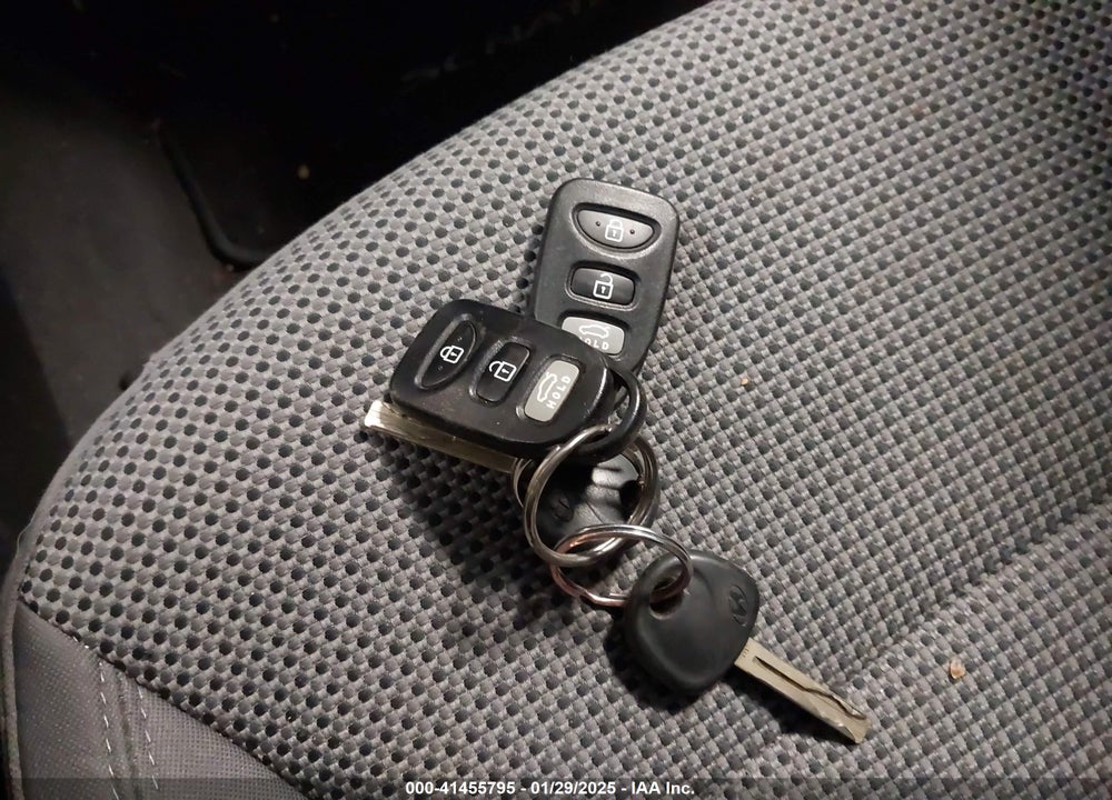 2011 HYUNDAI SONATA VIN: 5NPEB4AC7BH182009