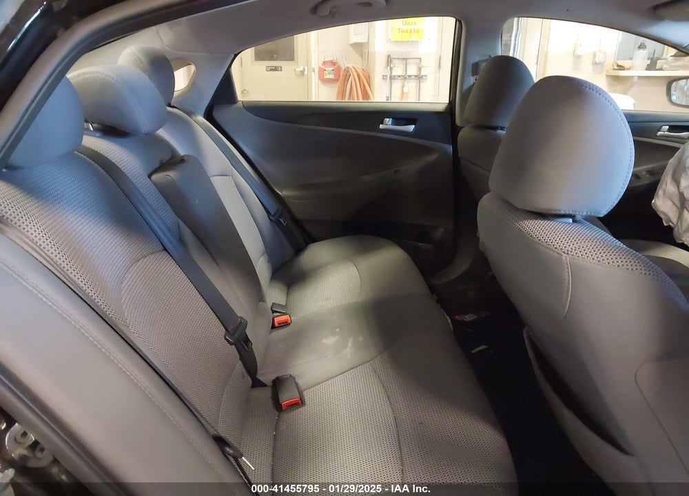 2011 HYUNDAI SONATA VIN: 5NPEB4AC7BH182009