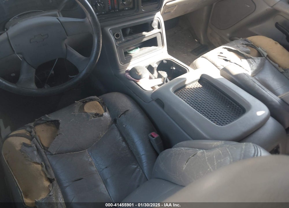 2004 CHEVROLET SUBURBAN 1500 LS VIN: 1GNEC16Z74J201779
