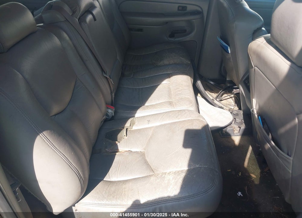 2004 CHEVROLET SUBURBAN 1500 LS VIN: 1GNEC16Z74J201779