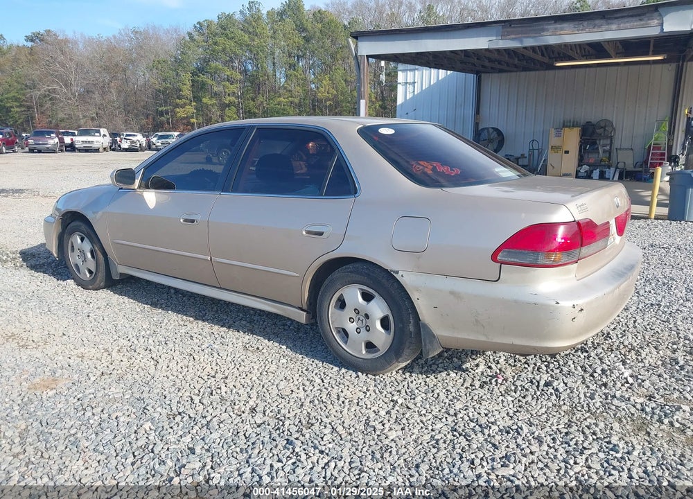 2001 HONDA ACCORD 3.0 EX VIN: 1HGCG16551A035647