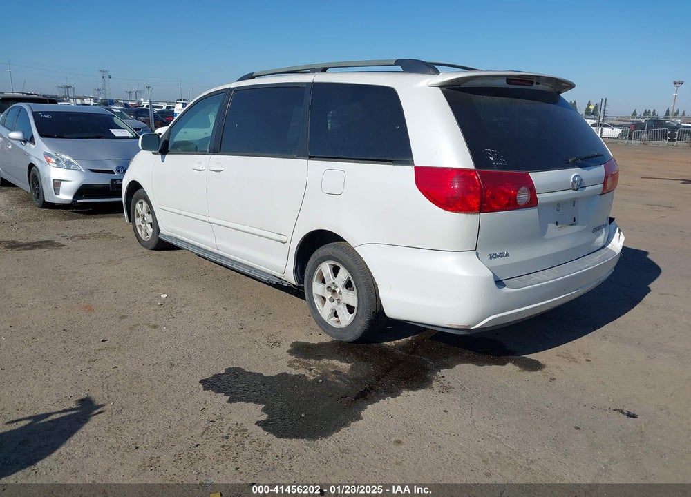 2007 TOYOTA SIENNA XLE VIN: 5TDZK22C97S007332