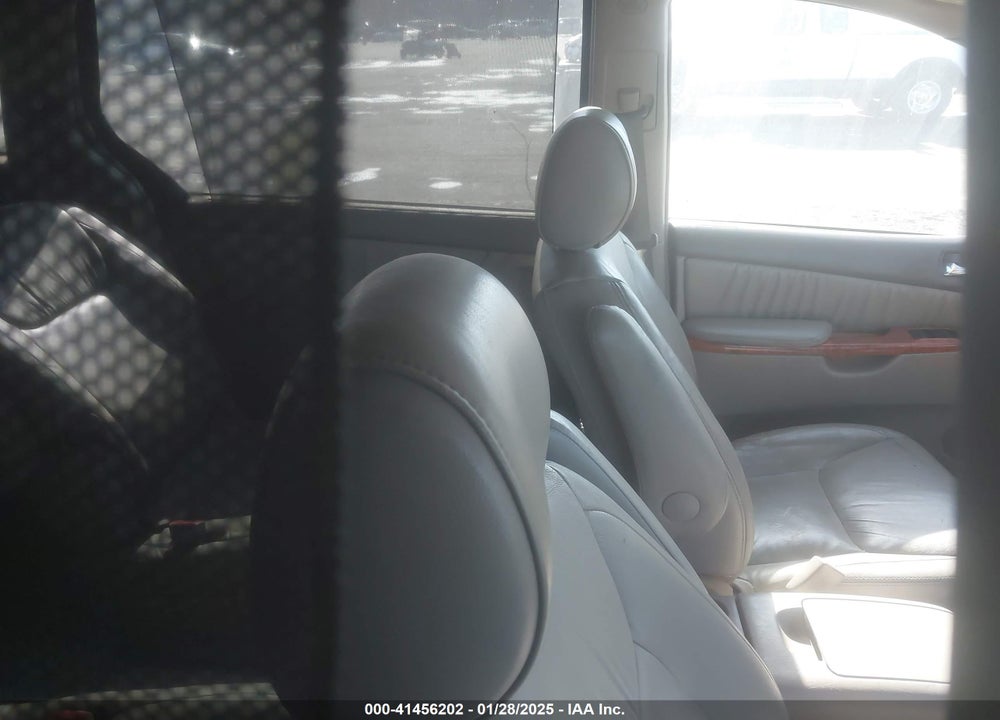 2007 TOYOTA SIENNA XLE VIN: 5TDZK22C97S007332