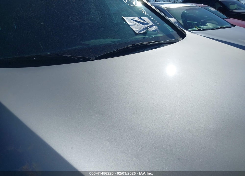 2011 KIA SORENTO VIN: 5XYKT3A13BG020281